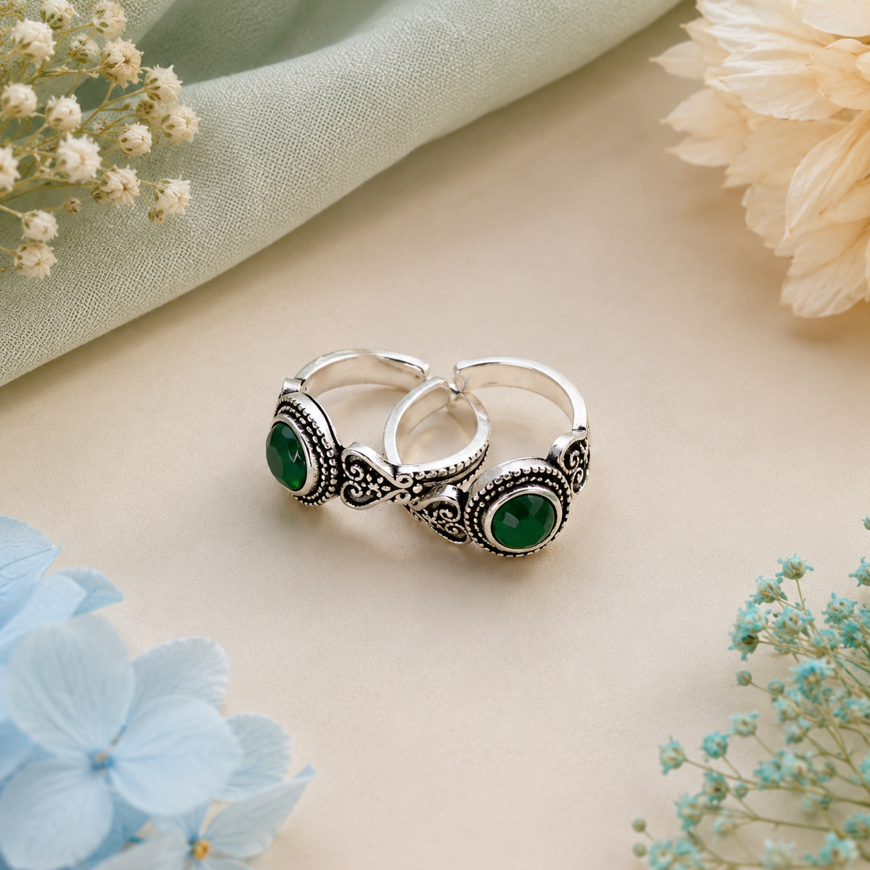 Emerald Grace Toe Ring