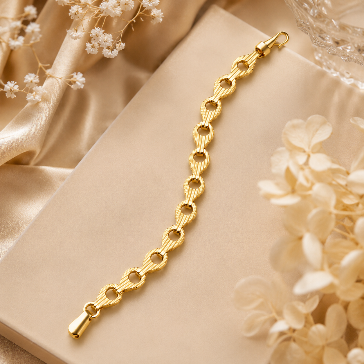 Gold Regal Link Bracelet